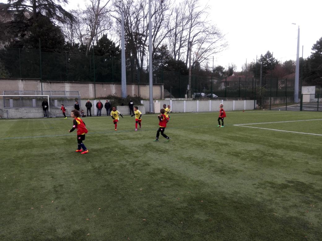 LudoDUMAS's tweet photo. Premiers matchs a l'extérieur #MDAchasselay #U9 a La Duchère #6buts @Nicoguillermin @Ludovic_Giuly http://t.co/UR8C9P9vBC