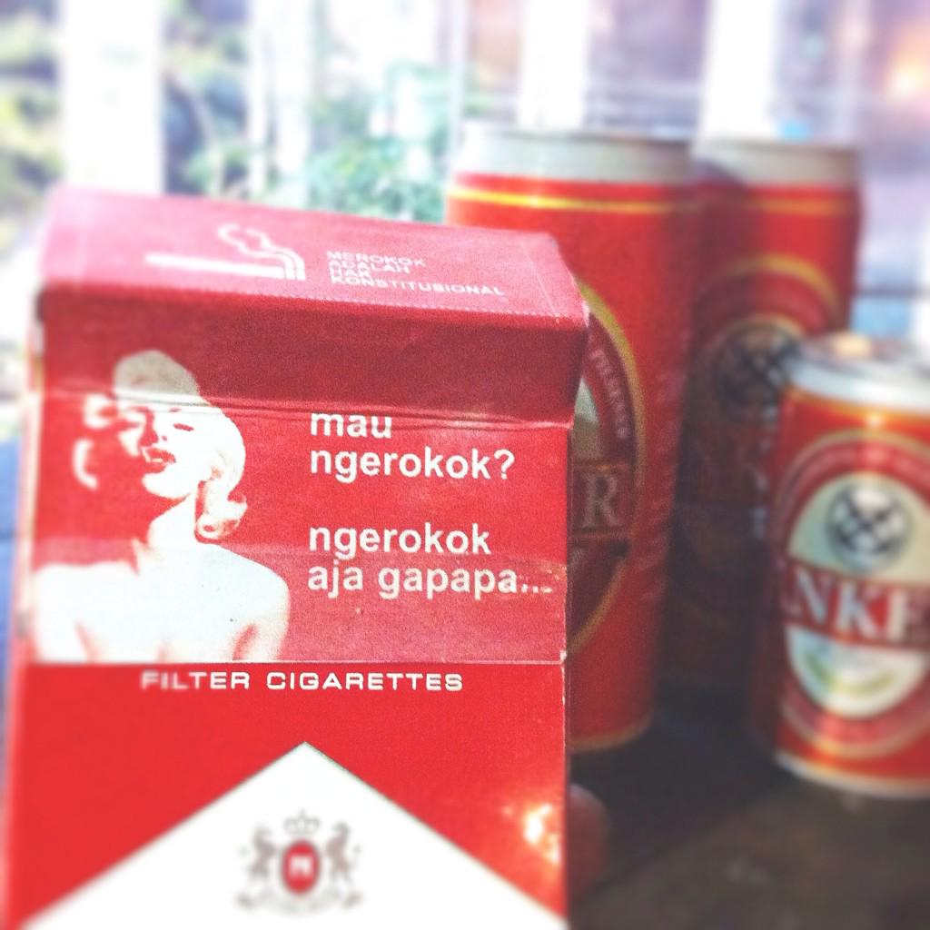 Denyjoe's tweet photo. Sedikit latihan realisasi dari sebuah percakapan waktu itu.. 'MAU NGEROKOK?' | cc : mas @agus_noor http://t.co/xfVo0Ho5sR