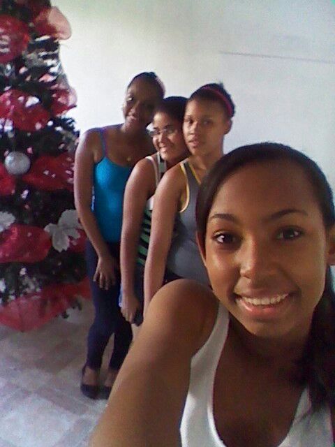 PaoG_10's tweet photo. #Amigas #SomosFelices #CasadeRubi #Domplinada" http://t.co/moYQU8ySrV