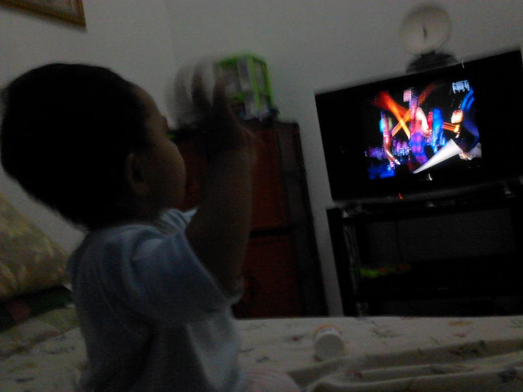 rika_alyadi's tweet photo. @netmediatama: Gimana penampilan Mulan Jameela dengan lagu We Found Love malam ini di #GebyarBCA? Anakku goyang2 http://t.co/Lk2FYNdMBN