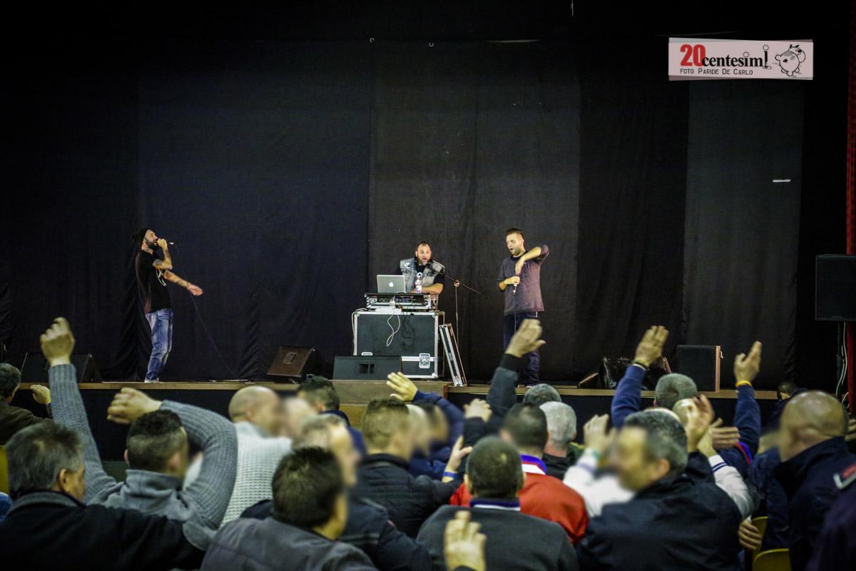 20centesimi's tweet image. I @BOOMDABASH portano un po di estate nel carcere di #Lecce a #Natale  20centesimi.it/blog/2014/12/1…