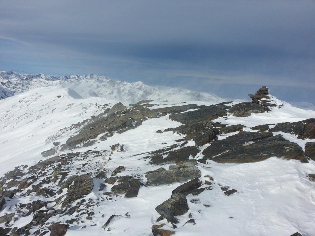 Gerard_Olm's tweet photo. #PaisatgedAndorra Pic de la Serrera. #skimo #ComadeRansol http://t.co/G9R2FS582z