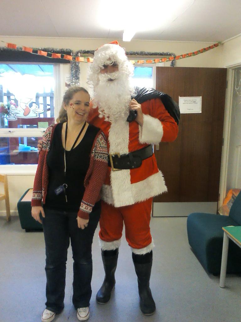 creditontesco's tweet image. Ready to be Santa at the @FOCCC1 Children's Centre Party. No clauses in the contract
@Tesco_SouthWest
@Em_j_Taylor