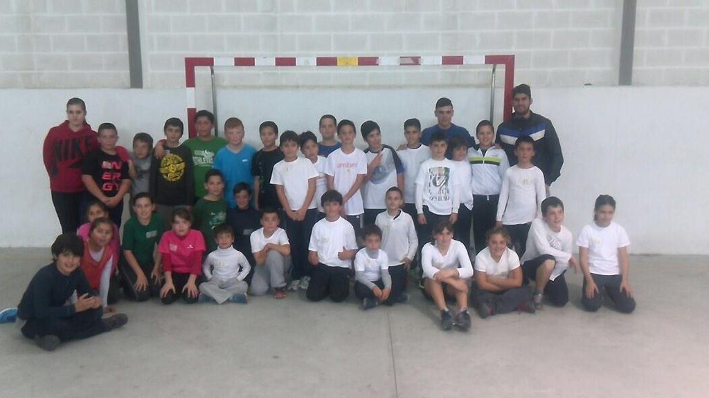 FranLR14's tweet photo. Coin también tiene equipo de balonmano esperemos que el ayuntamiento nos ayude el año que viene por lo menos http://t.co/4wpSjO4aoD