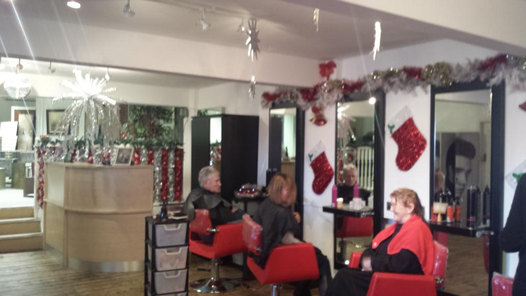 TrueColoursSale's tweet photo. Festive cuts @TrueColoursSale @Traders_Outlet http://t.co/TORA3ITJPE