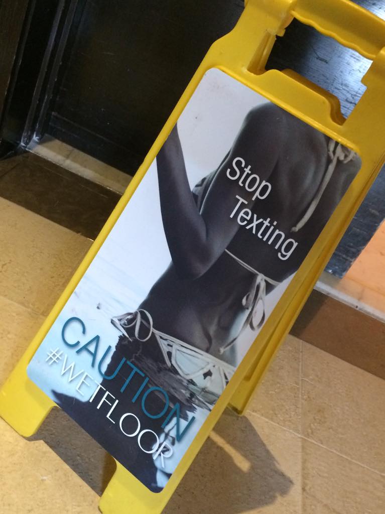 AutosMemoLira's tweet image. Poner atención! #Textear? Es peligroso...