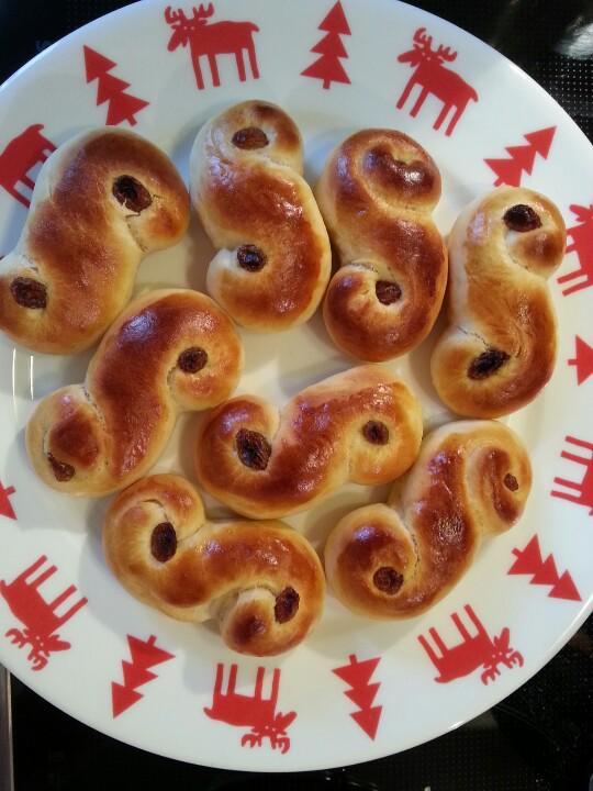13.12. = Lucia-Fest = Lussekatter, natürlich nach dem bewährten Rezept von <a href="/katha_esskultur/">katharina seiser</a>