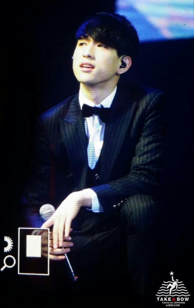 B4vcg1qCIAEhVoS.jpg:large