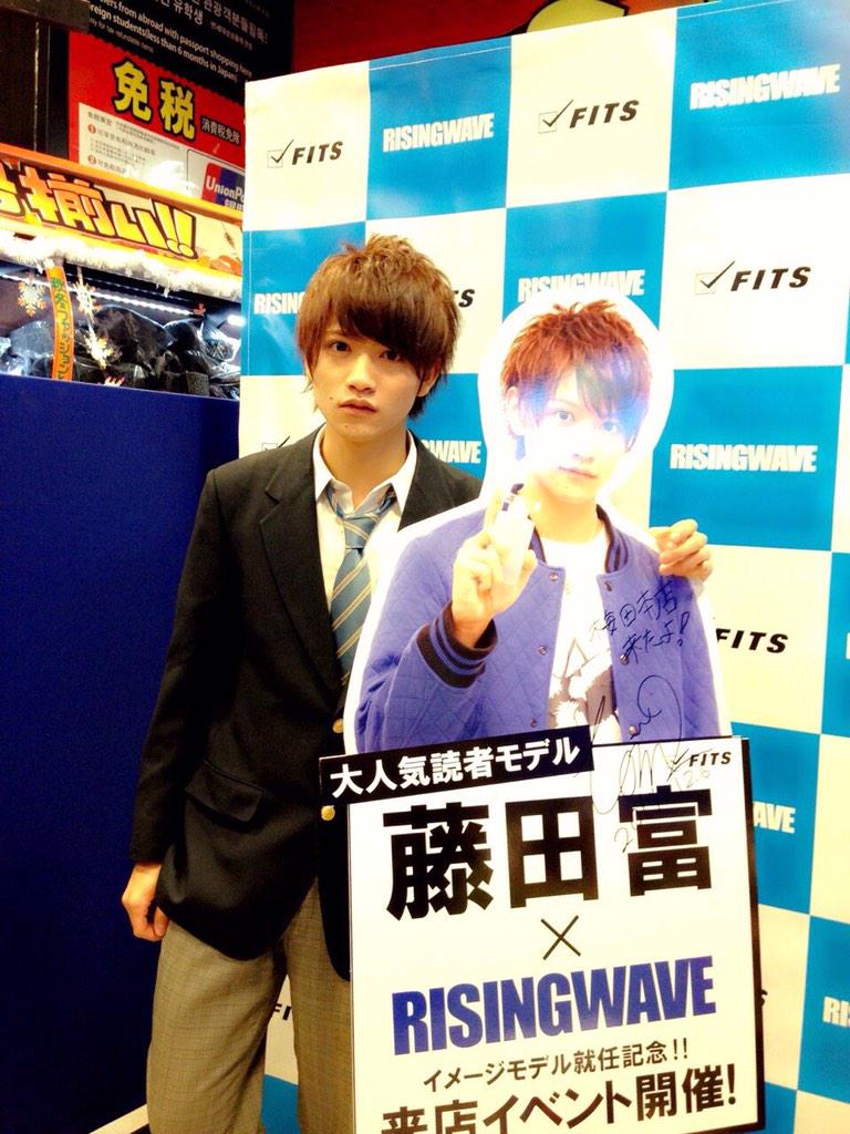 0414Tom's tweet photo. 彼氏や友達へのクリスマスプレゼントにぴったりの香水！ライジングウェーブサンセットピンク。サンタさんも愛用してるはず(⌒▽⌒)
http://t.co/TG8Qu23MsT http://t.co/KLBJrQKii7