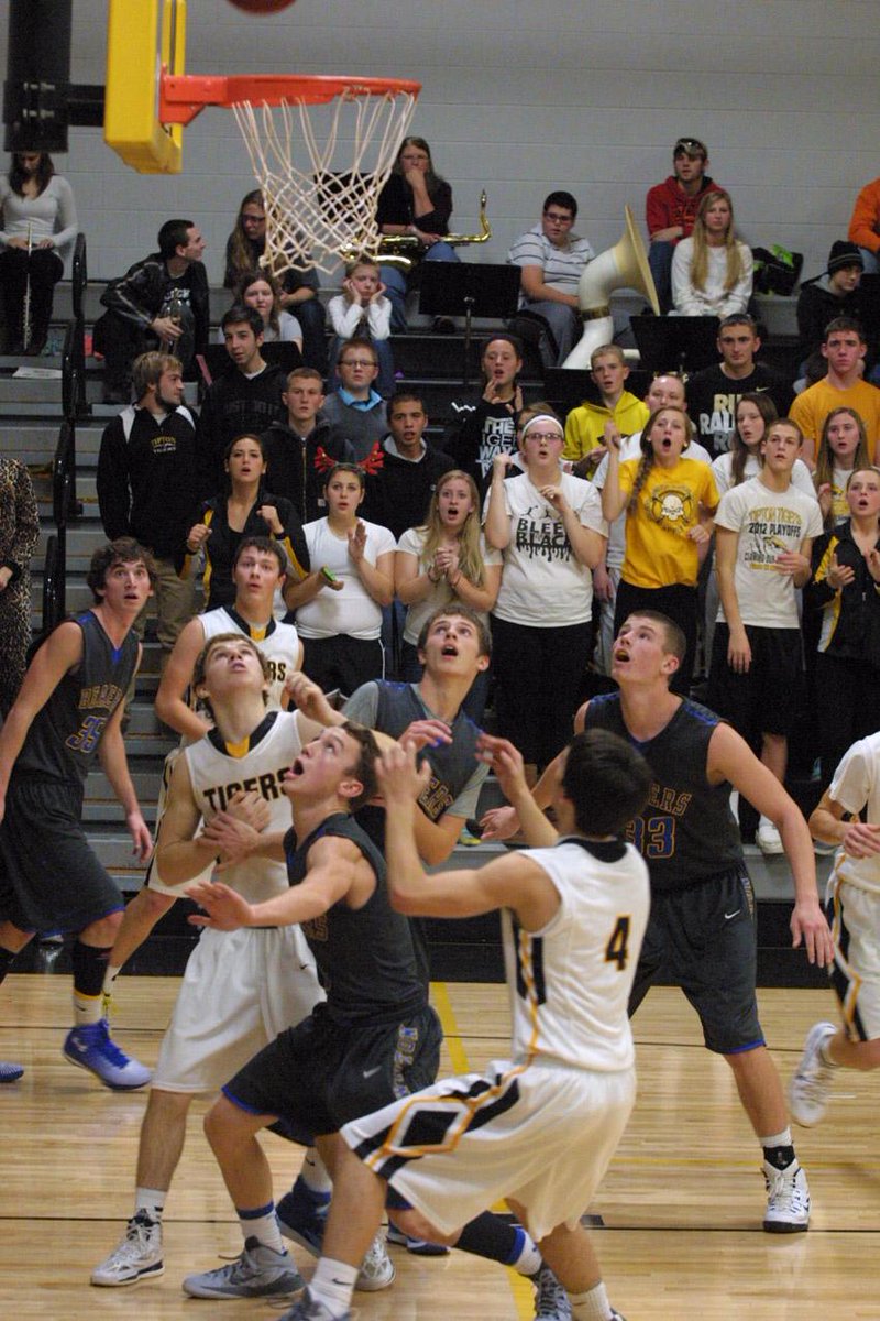 ConSports's tweet photo. The @1tigerpride raised the bar again in the Tipton home VDH last night.  Way to bring it again last night! http://t.co/ru6AYKfOtA