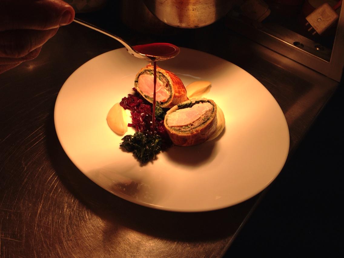 A little pheasant en croute number at the hoop <a href="/utz33/">phil utz</a> <a href="/ChefDan1802/">Dan Pitts</a> @herbil8 <a href="/TheHoopStock/">The Hoop</a>