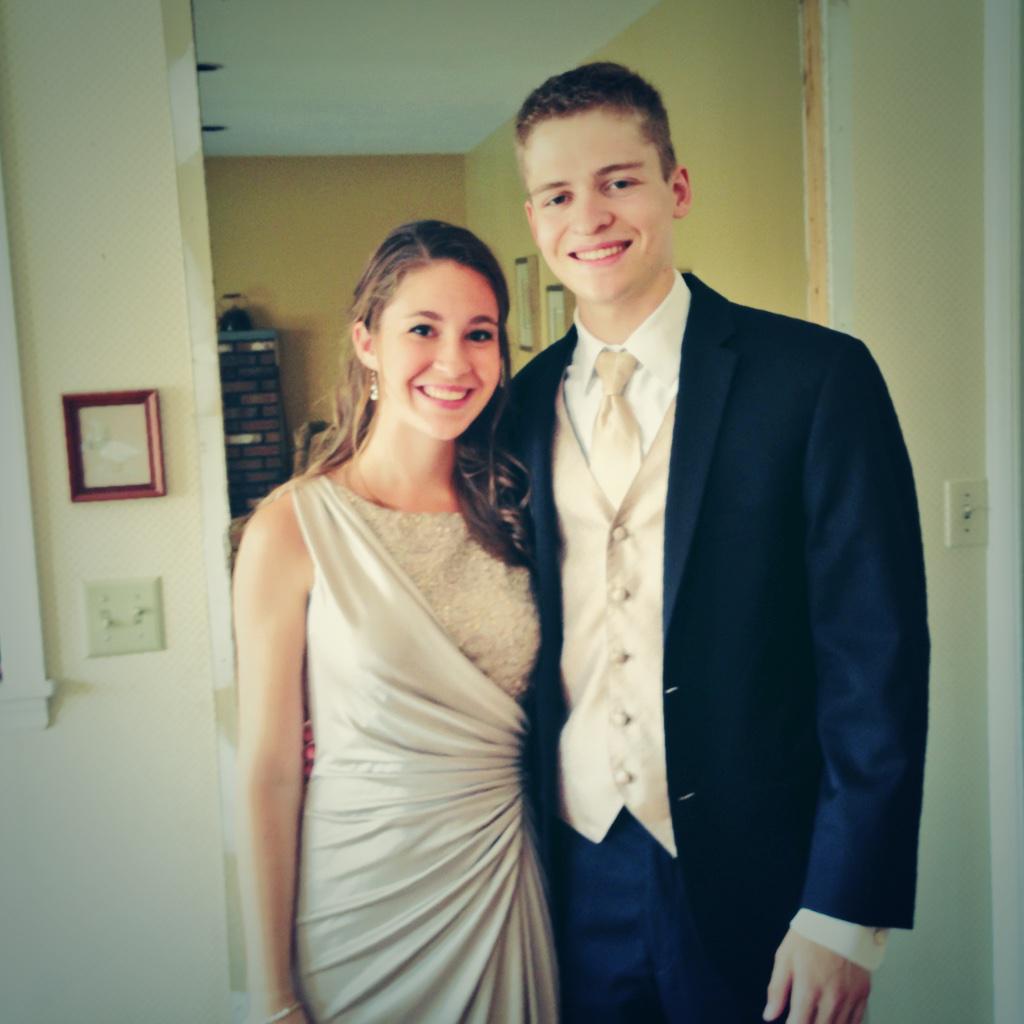 paigeengler2's tweet photo. GET TO SEE MY BEST FRIEND TODAY FROM GEORGIA 😍🙈☺️ @KyleOlson2 http://t.co/M7S0WXp72B