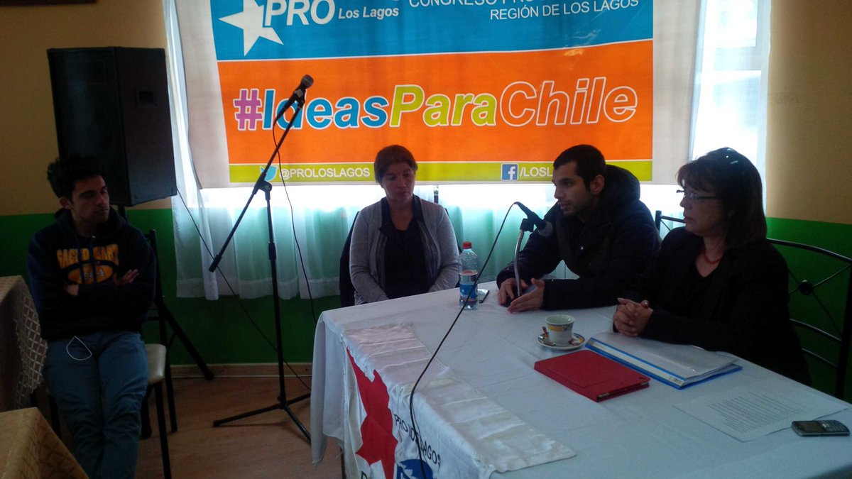 VeroProgreAC's tweet photo. Partió nuestro #CongresoProgramatico #IdeasParaChile con @cientist_rgodoy @LosProgresistas @marcoporchile http://t.co/6mazHwshgo