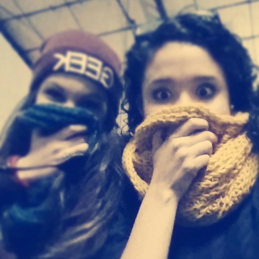 inmaaVR's tweet photo. Haciend de las nuestras cmo siempre 😂 @saracr93  por más momentos así😊#orgullosadtenerlaGRANAMIGA tequiero amoll😙 http://t.co/XSobm5oAkZ