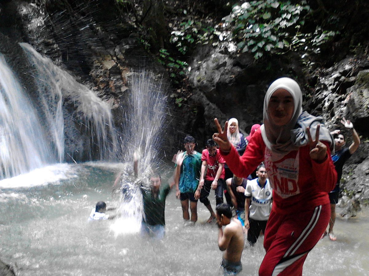 Sociology02's tweet photo. Air memancar hahaha :v @AriefatjehHakim @HeruYuliandi @Rizkiandika16 @Doni61Doni @SitiIntan50 @MiswarEvendi http://t.co/WClmApn2sZ