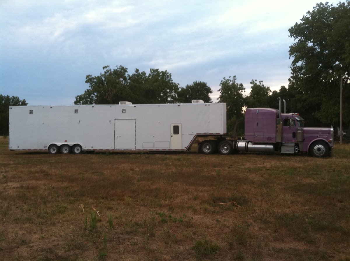 Slim_Garner's tweet photo. Imagine your business message on Slim's 18 wheeler! Sponsors wanted. Private message me for more info. http://t.co/8VoPr5slf8