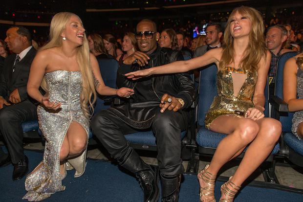   Happy Birthday Taylor Swift!  Poor R Kelly lol