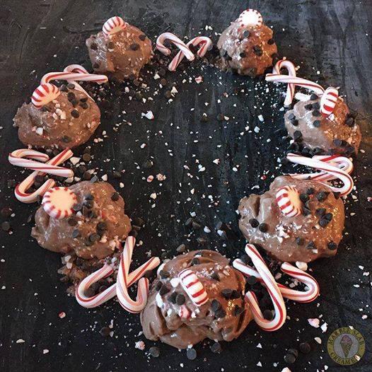 QCMaggieMoos's tweet image. @QCMaggieMoos: Try Our New Chocolate Candy Cane Ice Cream! Which Mix-ins would you add ? #coolqc  #intheQ