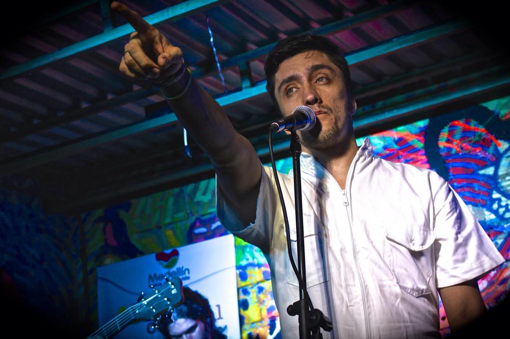 soyforgiven's tweet photo. Hace unos días en el #FestivalDelNuevoTiempo de @redearte5 en Yagé bar. http://t.co/Px7CxtOj3m