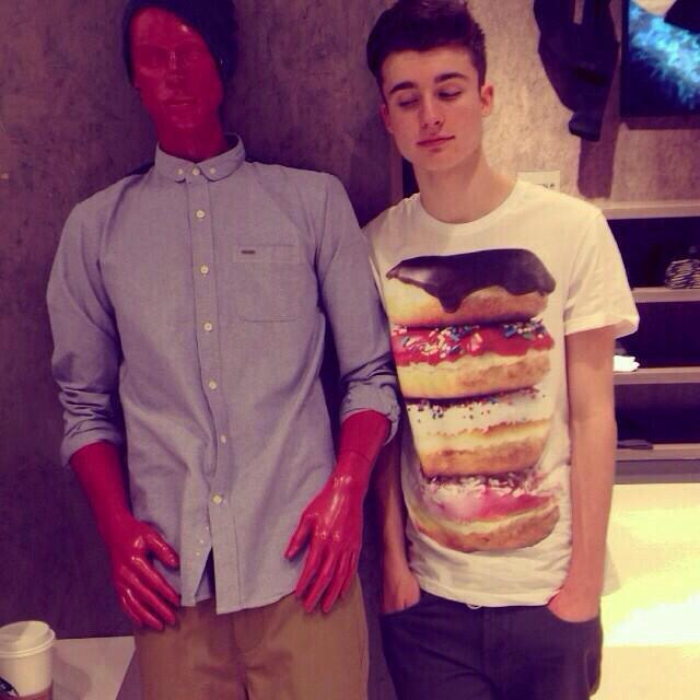 chriscrawcolli2's tweet photo. The same shirt 👌😂♥️
@WeeklyChris @CrawfordCollins http://t.co/EkHVIscjfT