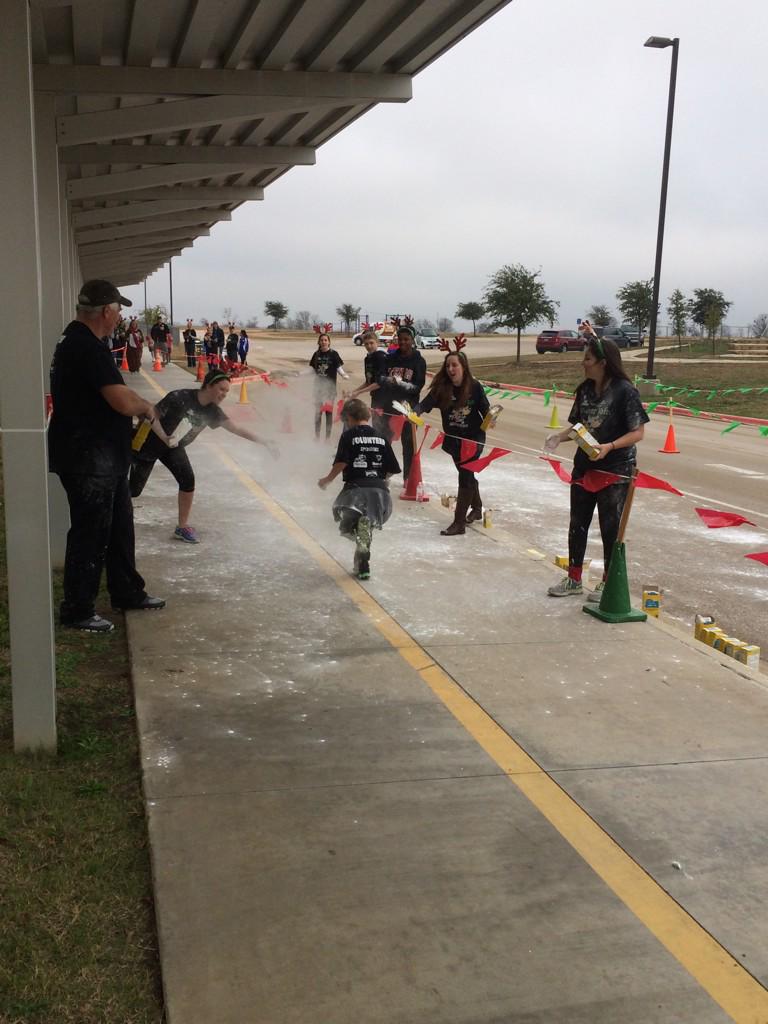 DyerrRob's tweet photo. First Annual Reindeer Run sponsored by the Locker at Mitchell Elementary @GeorgetownISD @MitchellPTA #thelocker http://t.co/pmLSAHF70s
