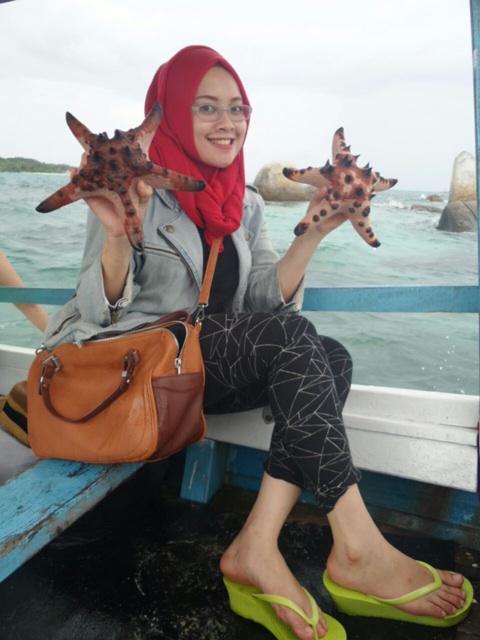 rurywindi's tweet photo. Ga sengaja lagi jalan mau balik nemu bintang laut 🌟@samsung_ID #TabLiteFun http://t.co/i0z60Q4QHH