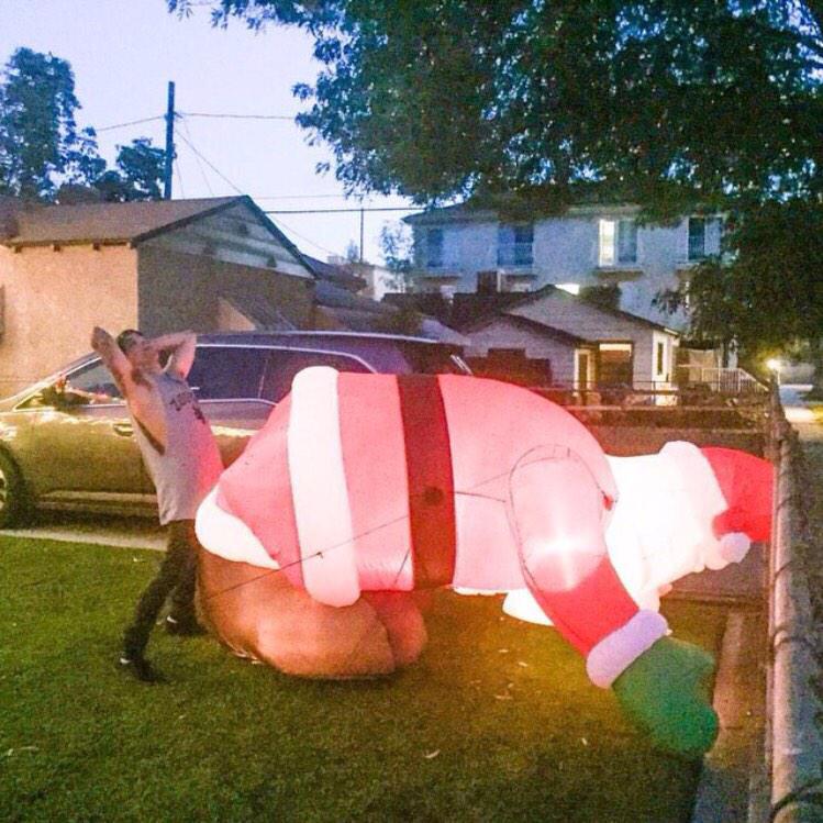 BrooksBeau's tweet photo. If Santa dosnt get me a pony http://t.co/Fl71zt5qTf