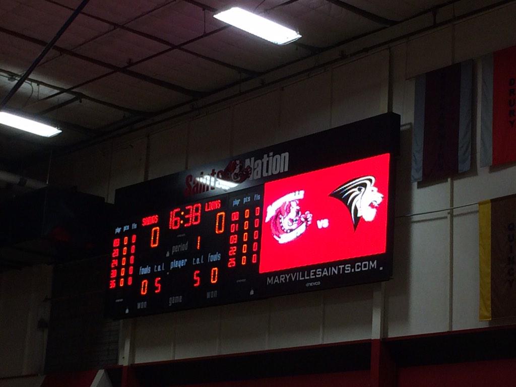 BrianGardnerSTL's tweet photo. A benefit of @0_GrantXavier being here for nearly 7 years is getting to see the sweet new scoreboard! #DPTprobs http://t.co/gpbTNi1VyR