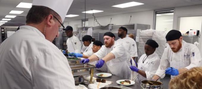 Tennessean's tweet image. Music City Center chef makes magic behind scenes ow.ly/FQ8EY @NashvilleMCC