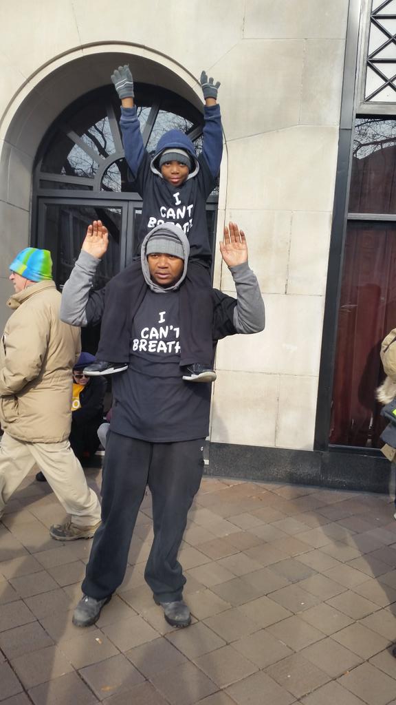 megmdaly's tweet photo. Father/son protesting @ 2day's #MarchOnWashington "This is for your future" dad tells his son #ICantBreathe http://t.co/ok63TojwNv