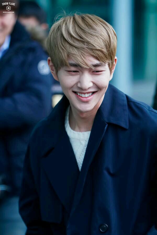 _o1_n4_e2_w2_'s tweet photo. "@1414To: #26YearsOfOnew 💕💕💕
Cutest ㅠㅠ http://t.co/O8hl5iMZGQ"