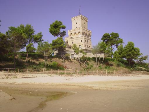 TurismoItaliaNw's tweet photo. #TURISMO Abruzzo, l’Area marina Torre del Cerrano primo parco marino certificato in Europa http://t.co/vbkoA0Eh8J http://t.co/KbLoa1wuxb