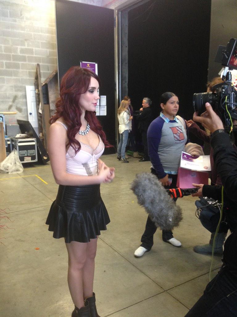 “<a href="/TeletonUSA/">TeletonUSA</a>: .<a href="/DulceMaria/">Dulce Maria</a> detrás de cámeras invitandote a unirte a nuestra causa! #TeletonUSA ”