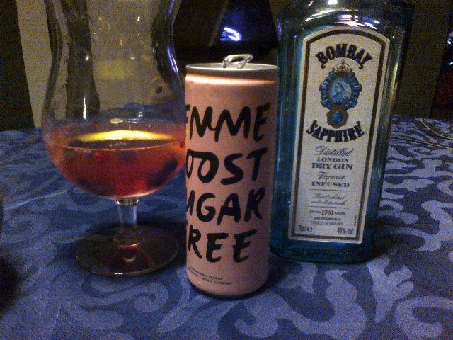 IvesDeprez's tweet photo. @FemmeBoostBE great taste with gin,frozen fruits and lemon! Greets from the cost of belgium! http://t.co/4g3F7cWKFs
