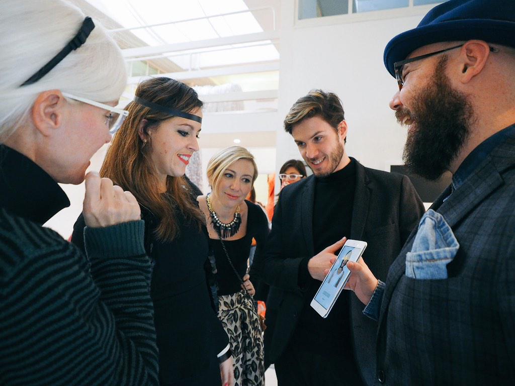 xyzefashion's tweet photo. Cool day at #fahioncampxmas in #Milan #feedbach #stylecoach @carlagozzi #fashiontech #xyze #on ph. #goodfellasimp http://t.co/mt6f64ySJJ