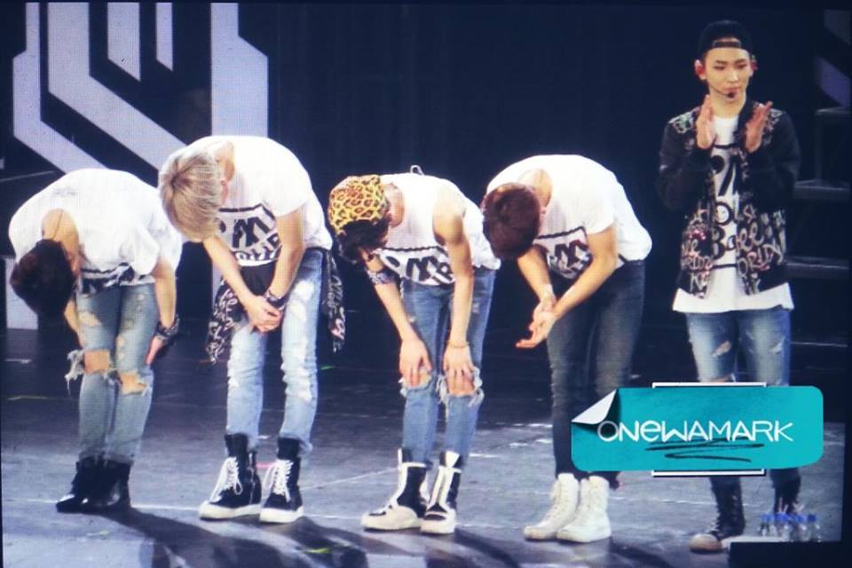 fuck4jonghyun's tweet photo. Happy birthday @Onew01 oppa :*) you 🎉 http://t.co/TwTFuKvO65