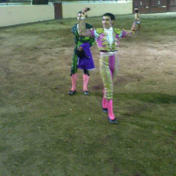 2 orejas de un toro de <a href="/GanaderiaJJLlag/">Ganaderia JJ Llaguno</a>. Valparaiso 12 diciembre 14