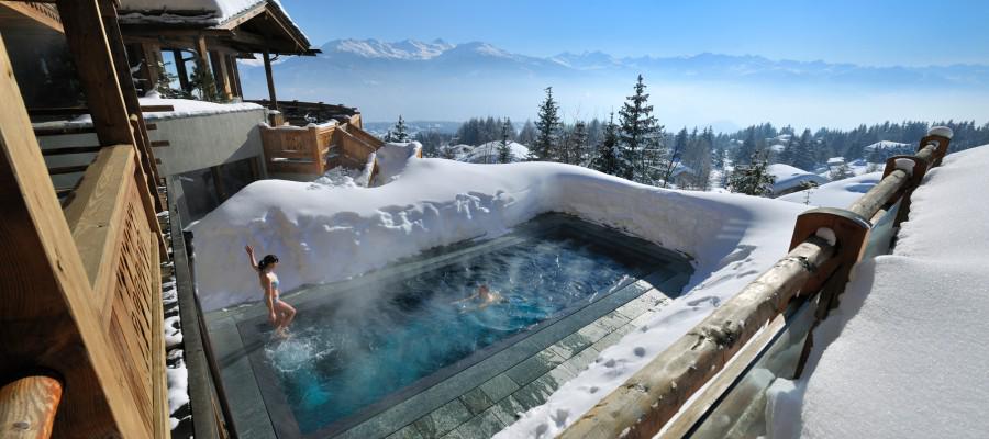 homegardenlist's tweet image. #AmazingPools LeCrans Hotel and Spa pool in Crans Montana, Switzerland lecrans.ch/?lang=en