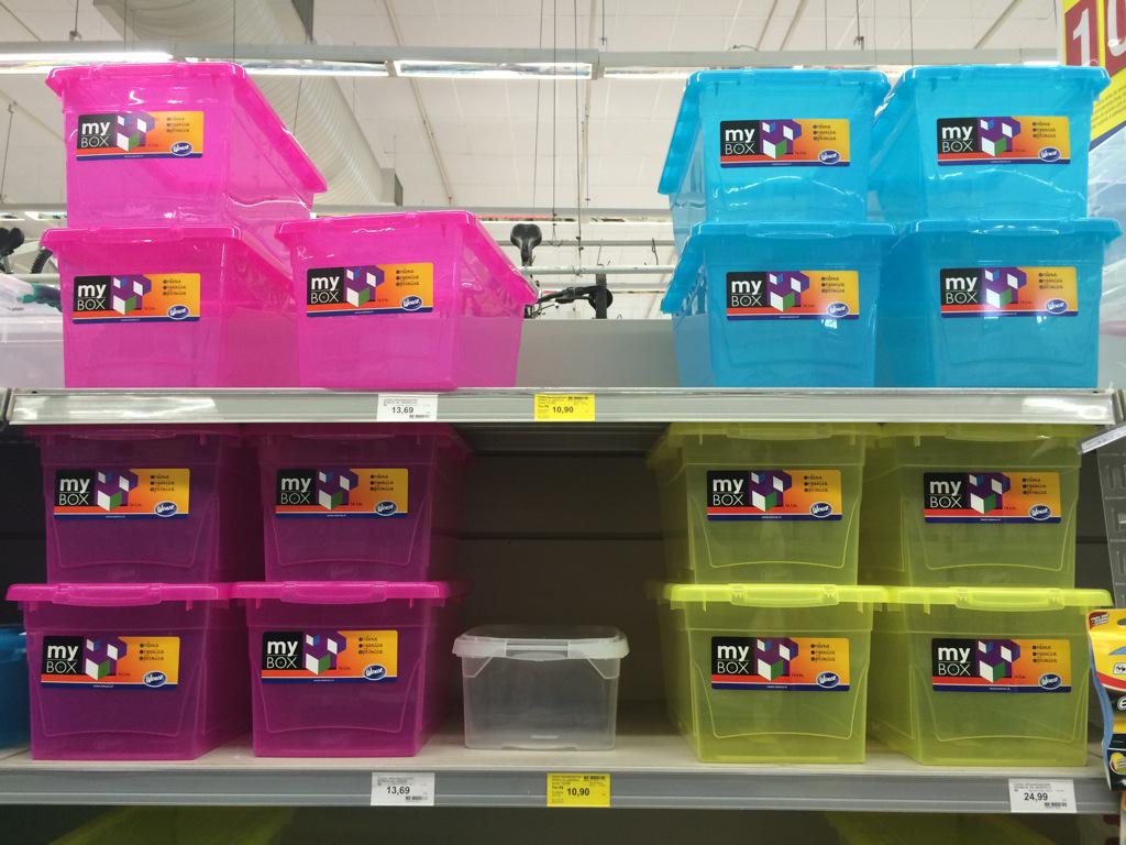 nathaliabraga_'s tweet photo. #spotted #ColorForward2015 colors in Wenco boxes at Carrefour! @_colorworks_ http://t.co/IX0BfLckM7