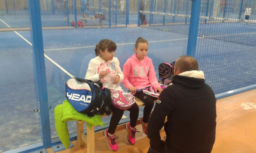 FMP_Padel's tweet photo. Y las peques jugándose el campeonato!! #masterFMP2014 http://t.co/uVHlhMPDCH