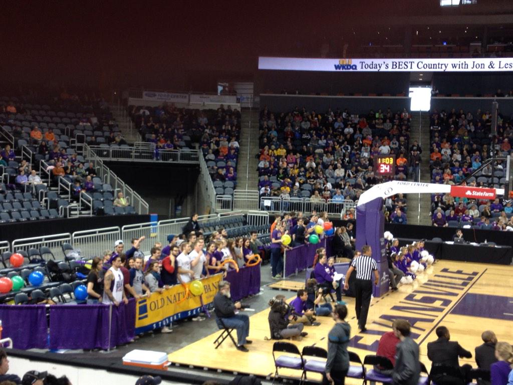 mcurtgman's tweet photo. Love seeing so many SigEps reppin' for the Aces! #bonesrule http://t.co/PPvBVg2Uaw
