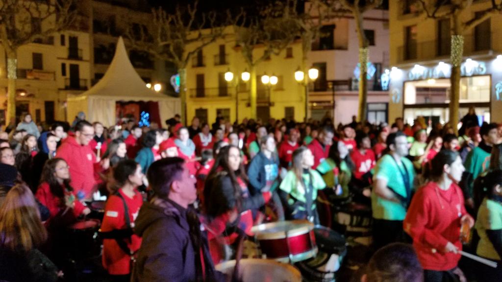 Plaça nova del vendrell batega a ritme de batucada solidaria <a href="/SambatekB/">Sambatek Batucada</a>