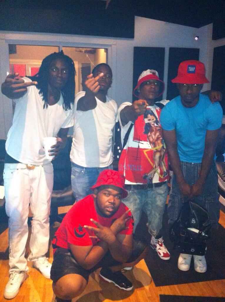 FATT_FOOL's tweet photo. Tonight ‼️ @FATT_FOOL @Lilpistolhomie @1Spiffy @1JohnnyCinco http://t.co/bLnCM8EJB0