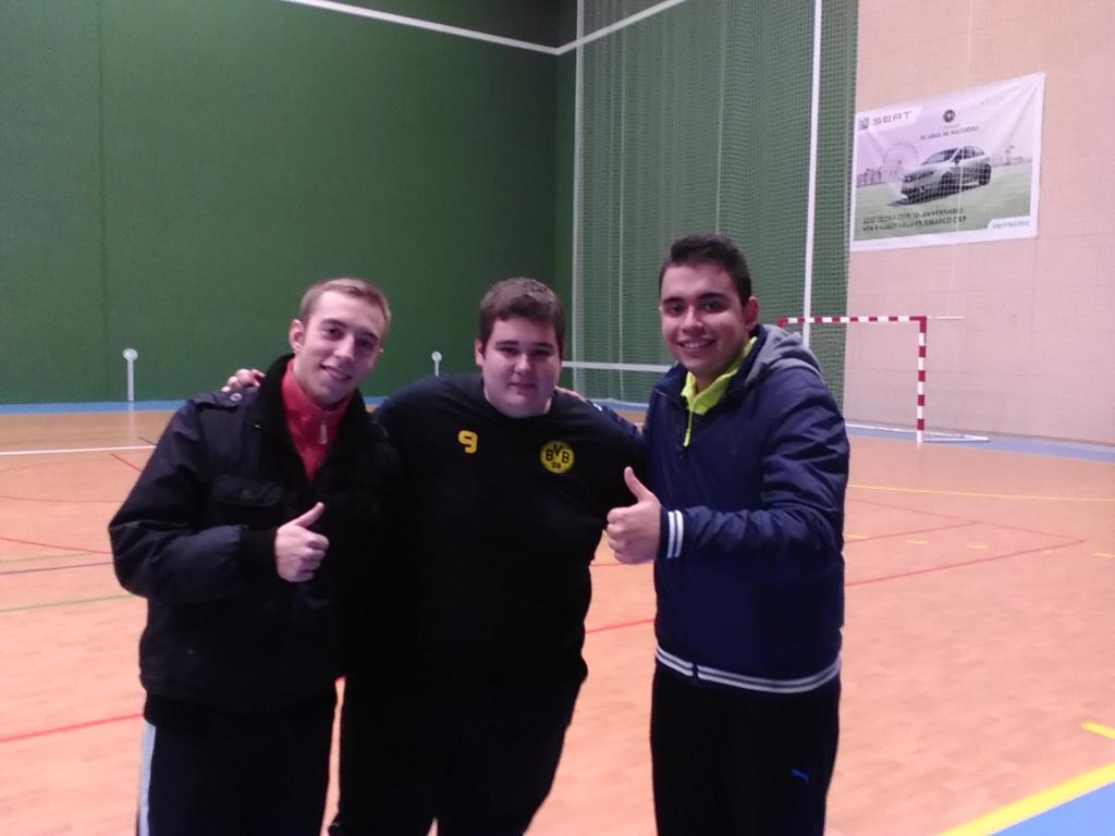 GuadaGimnastica's tweet photo. Conquistando Torija @JuniorWooo @adri24hm @Mateoh_22 http://t.co/ae5wOaWDRU