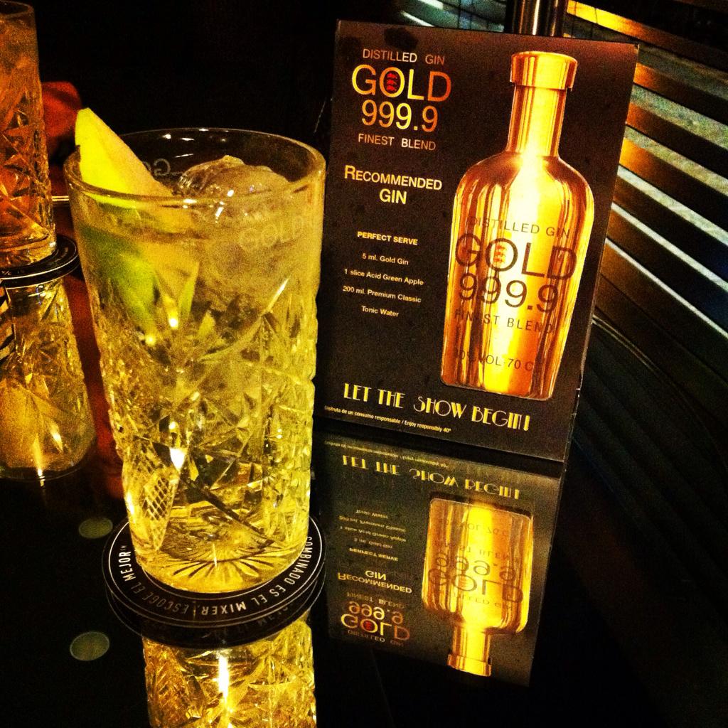 JavierCo__'s tweet photo. Un #IRONMAN celebra su cumpleaños tomando un magnífico @Gold_Gin #GinAddicted #Gintonic http://t.co/D8ADVWkAHc http://t.co/mXW1Dpdqof