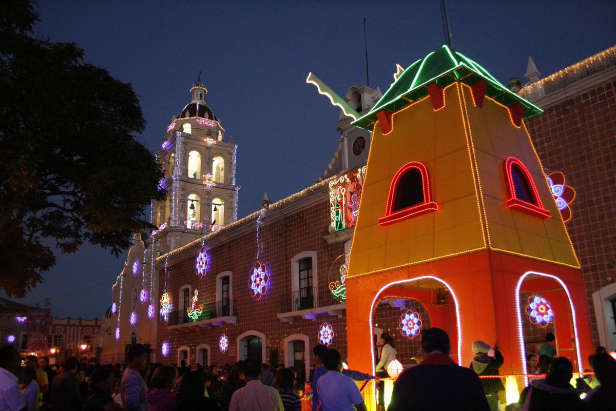 villailuminada's tweet photo. Navidad se vive diferente desde  Villa Iluminada, ven y descubre porque Atlixco cambió la forma de Iluminar México. http://t.co/vcQXg3k3CB