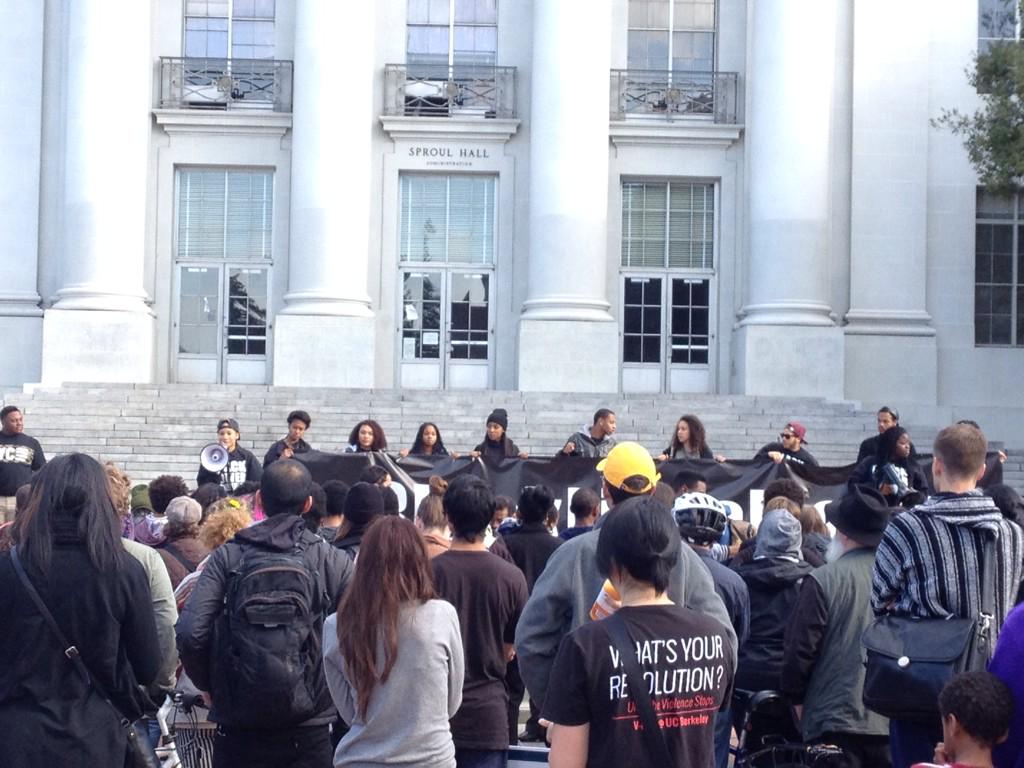 CalProgressives's tweet photo. Hundreds of people out at Sproul for #ferguson2cal celebrating #BlackLivesMatter right now http://t.co/pxf59kvgBy