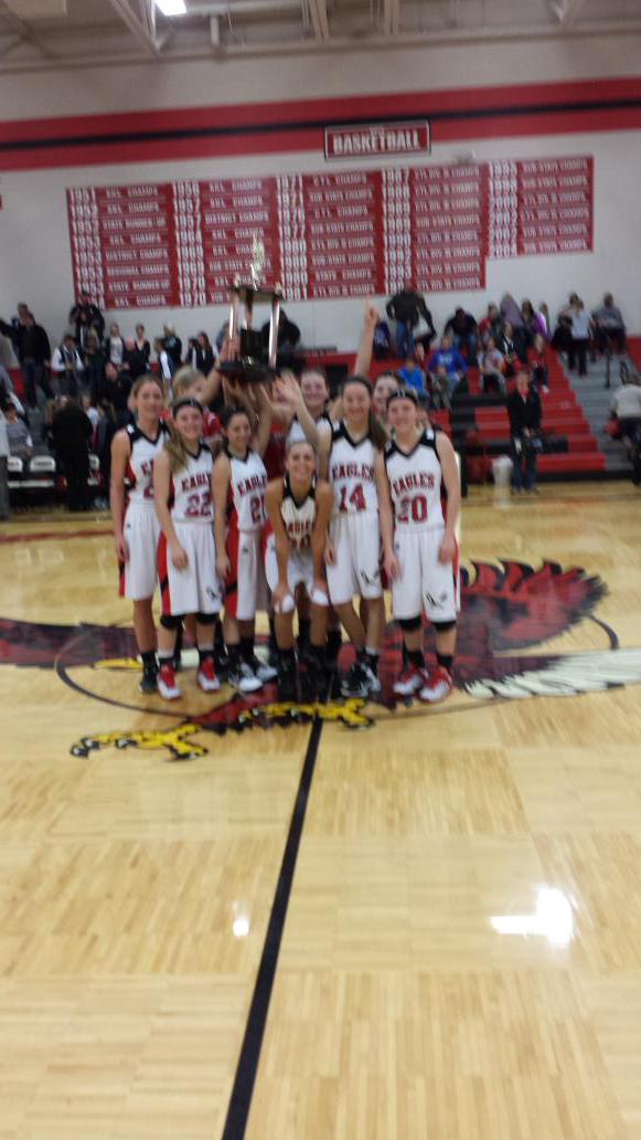 Kingman girls beat Sterling 47-38 to win Kingman Eagle Classic. <a href="/scoresinkansas/">Scores in Kansas</a> #vkscores