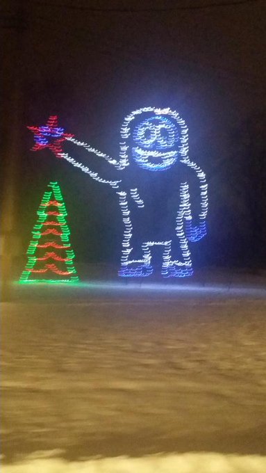 Christmas lights! http://t.co/AmXKSzJUXk<a href="/tag/holaaaaa"class="tags"><span>#holaaaaa</span></a>