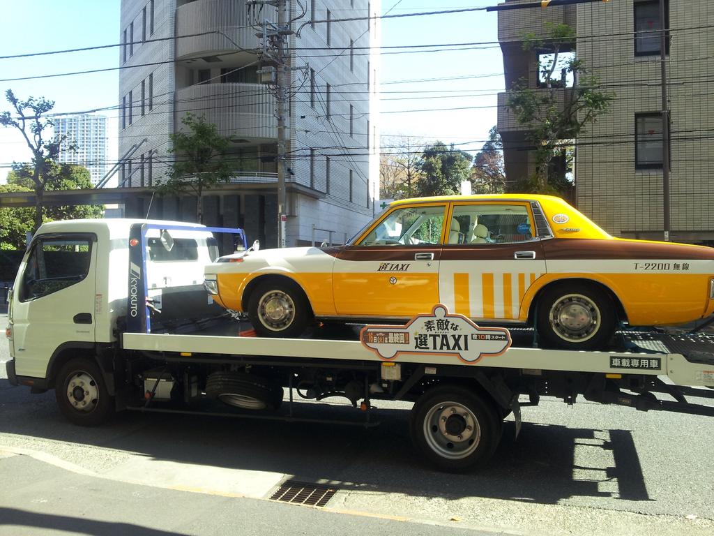 【公式】応援に感謝☆素敵な選TAXI on Twitter: "【選タク宣伝カー走る！】本日東京の街を"せんちゃん"こと選TAXIが、最後のお